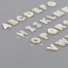 Immagine di Conchiglia Sciolto Perline Lettera Bianco Sporco Foro:Circa 0.5mm, 1 Pz