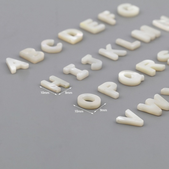 Immagine di Conchiglia Sciolto Perline Lettera Bianco Sporco Foro:Circa 0.5mm, 1 Pz