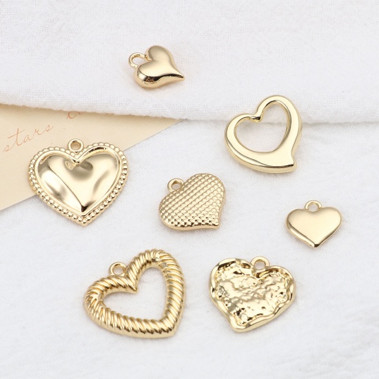 Picture of Zinc Based Alloy Valentine's Day Charms Heart Gold Plated 5 PCs