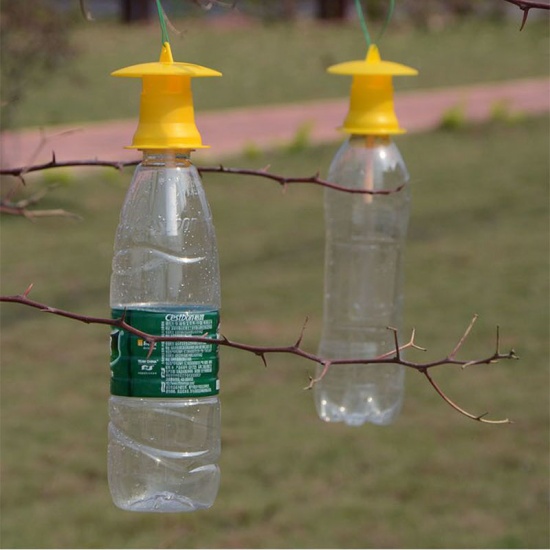 Immagine di Yellow - Outdoor Hanging Drosophila Gnat Wasp Traps Cap Without Trapping Agent Suitable For Mineral Water Bottles 6x6x2cm, 1 Piece