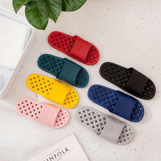 Immagine di PVC Men And Women Couple Summer Soft Soled Non-Slip Shower Slippers Sandals For Bathroom Indoor