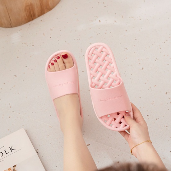 Immagine di PVC Men And Women Couple Summer Soft Soled Non-Slip Shower Slippers Sandals For Bathroom Indoor