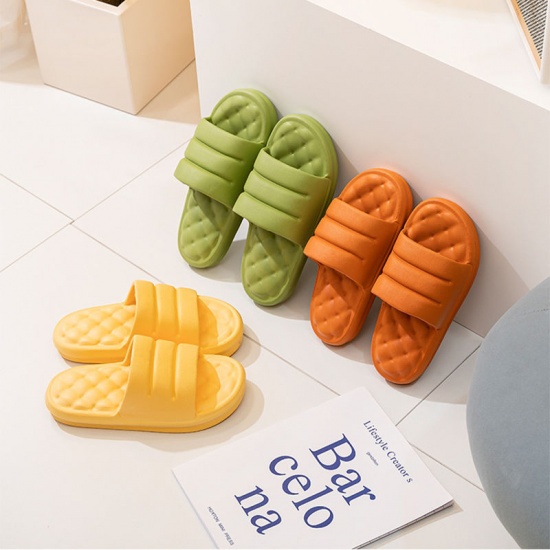 Immagine di EVA Men And Women Couple Summer Extra Thick Soft Soled Non-Slip Shower Slippers Sandals For Bathroom Indoor Outdoor