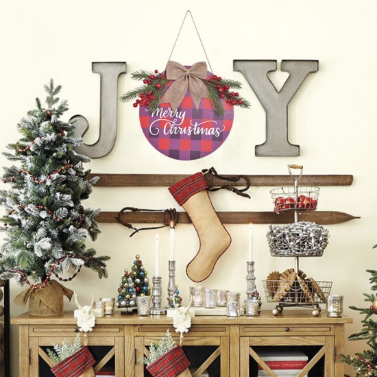 Immagine di Wooden Round Christmas Hanging Decoration For Closet Door And Window