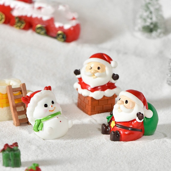 Изображение Red - 17# Christmas Train Carriage Resin Micro Landscape Miniature Decoration 3.8x2.4cm, 1 Piece