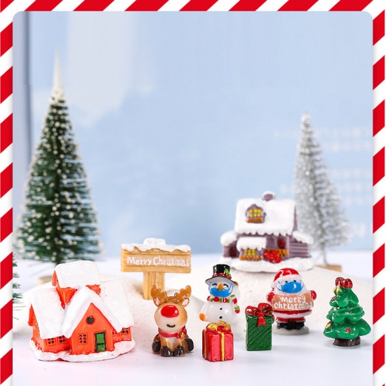 Immagine di Green - 9# Christmas Tree Resin Micro Landscape Miniature Decoration 2.6x1.9cm, 1 Piece