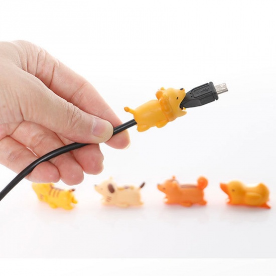 Image de Brown Red - 36 # Protecteur en PVC animal mignon Panda Rouge pour câble de chargement de données 4x1.5x1.8cm, 1 pièce