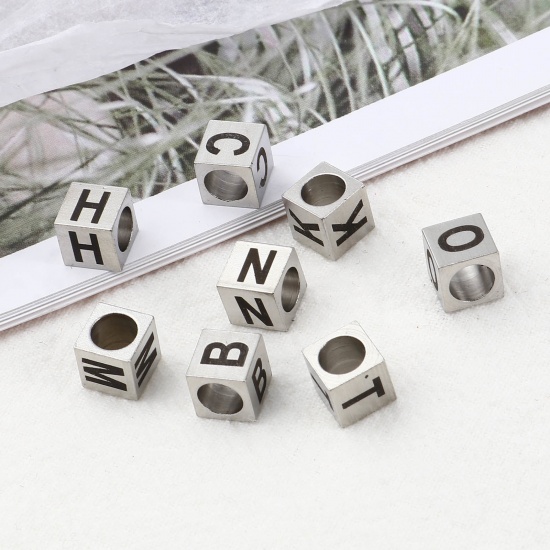 Image de Perles en Acier Inoxydable Carré Argent Mat Noir Alphabet Initial/ Lettre Majuscule 7mm x 7mm, Trou: env. 5.1mm, 1 Pièce