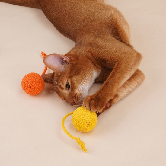 Изображение Bite Resistant 3 In 1 Catnip Sisal Balls Cat Toy Durable Portable Tear-Resistant Keep Your Pets Stimulated Active And Happy