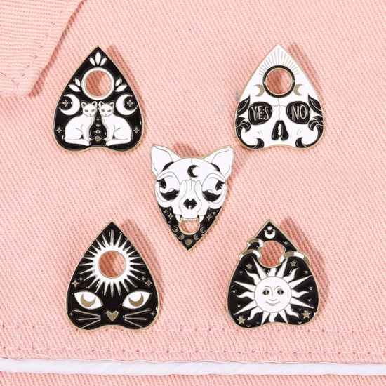 Picture of Punk Pin Brooches Heart Cat Black & White Enamel 29mm x 25mm