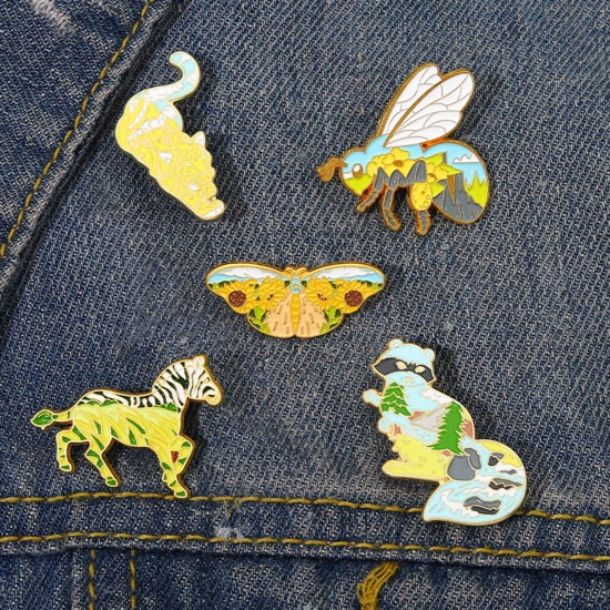 Picture of Stylish Pin Brooches Insect Animal Animal Gold Plated Enamel 3cm x 1.3cm