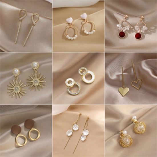 Picture of Stylish Earrings Gold Plated
