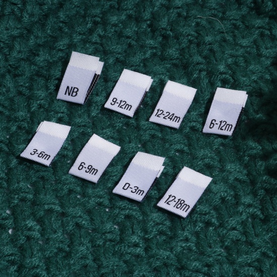 Bild von Polyester-Nummerngrößenetiketten für Babykleidung, rechteckig, weiß, 4 cm x 1,2 cm