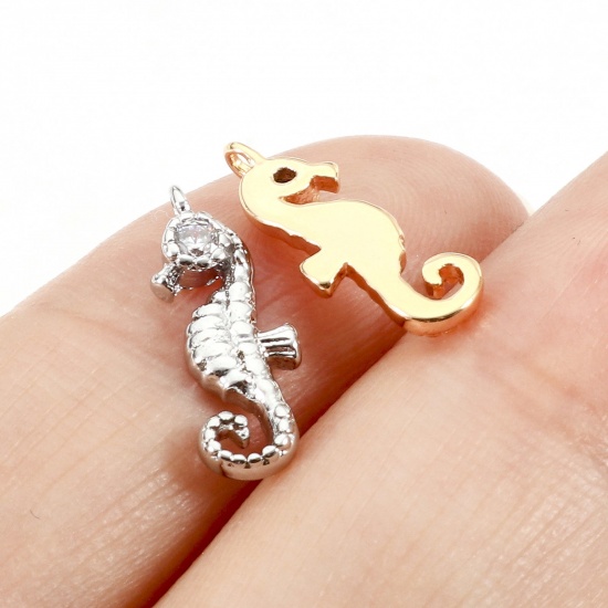 Image de Breloques Bijoux d'Océan en Laiton Cheval de Mer Plaqué Or Véritable à Zircone Cubique Clair 15mm x 5.5mm, 2 Pcs