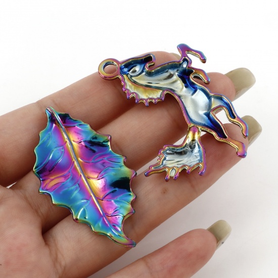 Image de Pendentifs en Alliage de Zinc Girafe Plaqué de Couleur Arc-en-ciel Eléphants 2 Pcs