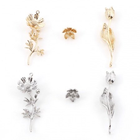 Messing Anhänger Echtgold plattiert Blume Blätter 3D 2 Stück