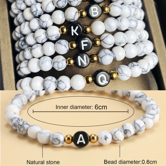 Immagine di Howlite & Acrilico Semplice Bracciali Delicato bracciali delicate braccialetto in rilievo Nero & Bianco Elastico Lettere " A-Z " 1 Pz