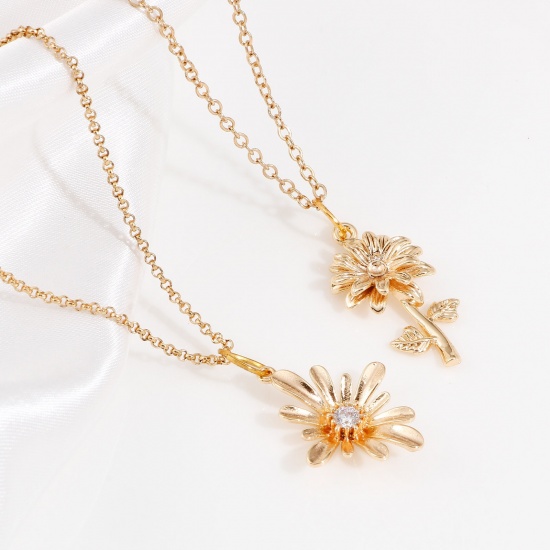 Imagen de Latón Colgantes Charms Flor 18K Oro Real Chapado Estrella Claro Circón Artificial 2 Unidades