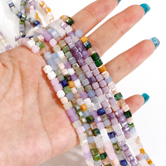 Bild von 1 Strang Glas Perlen für die Herstellung von DIY-Charme-Schmuck Würfel Bunt ca. 4mm x 4mm