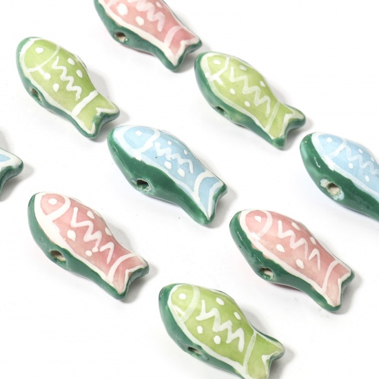 Immagine di 2 Pz Ceramica Gioielli Oceanici Diatanziale Perline per la Creazione di Gioielli con Ciondoli Fai-da-te Pesce Multicolore Increspatura Disegno Circa 22mm x 11mm, Foro: Circa 1.8mm