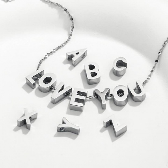 5 個 304ステンレス鋼 チャーム レター シルバートーン 文字「 A-Z」 の画像
