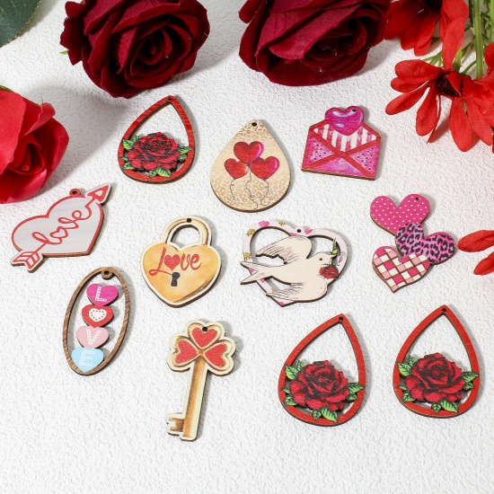 Picture of Wood Valentine's Day Pendants Multicolor