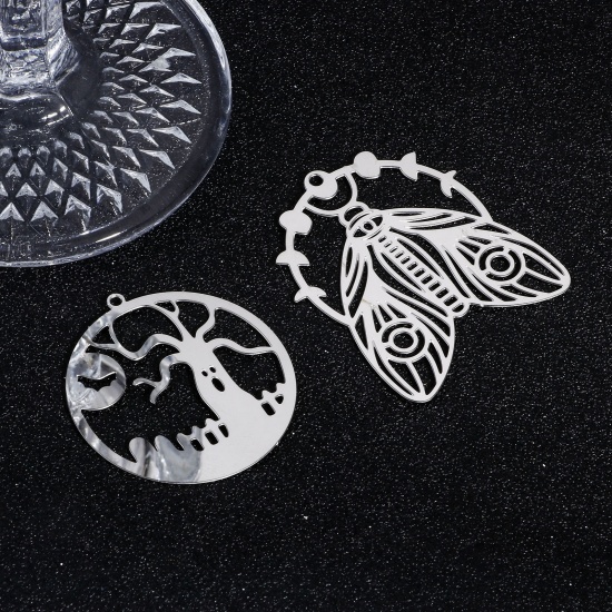 Picture of 304 Stainless Steel Pendants Silver Tone Filigree Stamping