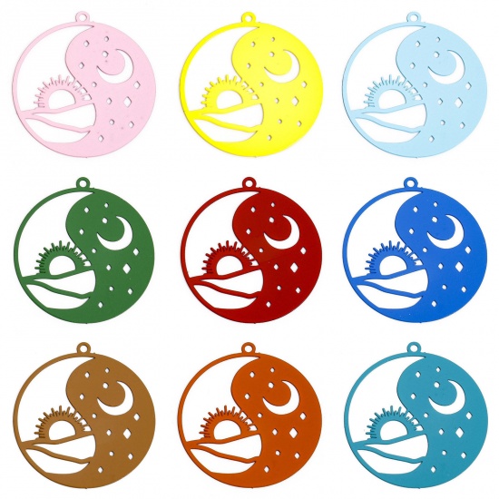 Immagine di 10 Pz Lega di Ferro Filigree Stamping Ciondoli Multicolore Sole Luna Filigrana 3.1cm x 2.9cm