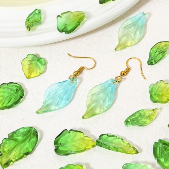 Image de 50 PCs Lampwork Glass Charms Green & Yellow Leaf Gradient Color
