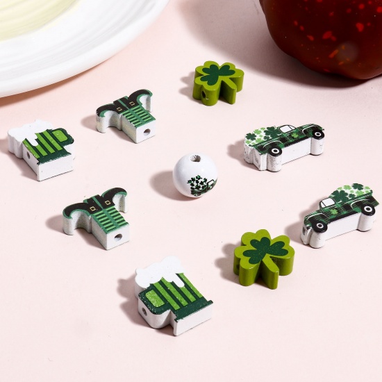 Bild von 10 Stück Holz St. Parkertag Zwischenperlen Spacer Perlen für die Herstellung von DIY-Charme-Schmuck Auto Grün Glückliche Gras Muster