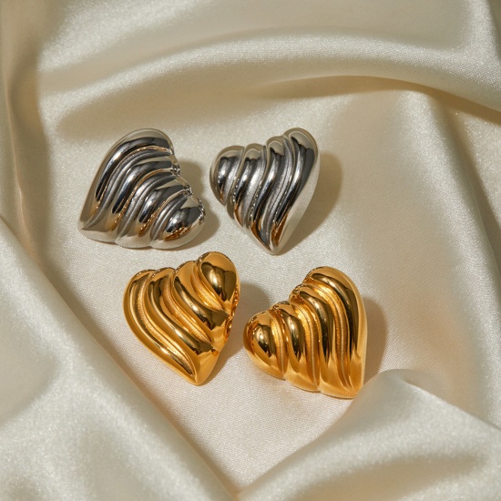 Immagine di 1 Paio Ipoallergenico Elegante Stile Ins Oro riempito 304 Acciaio Inossidabile Cuore Increspatura Orecchini a Perno Per Donne Festa