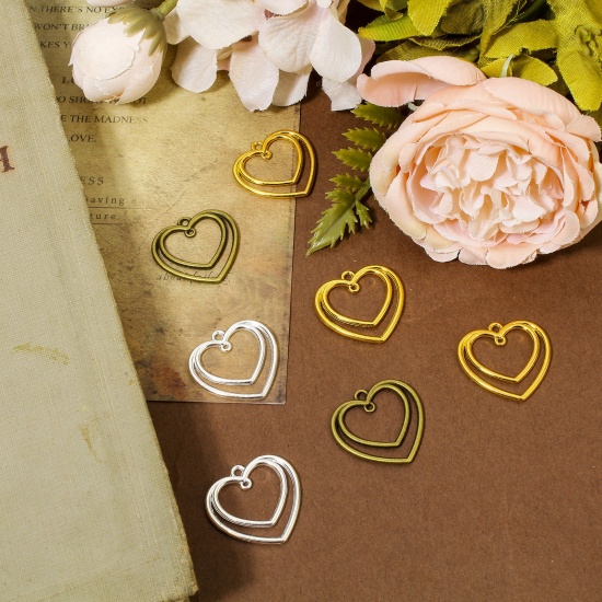 Immagine di 20 PCs Zinc Based Alloy Valentine's Day Charms Multicolor Heart Hollow 26mm x 25mm