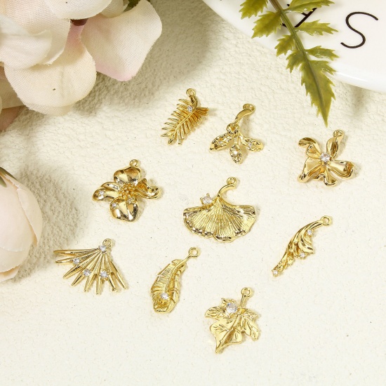 Immagine di 2 PCs Eco-friendly Brass Charms 18K Gold Color Flower Leaf Clear Cubic Zirconia