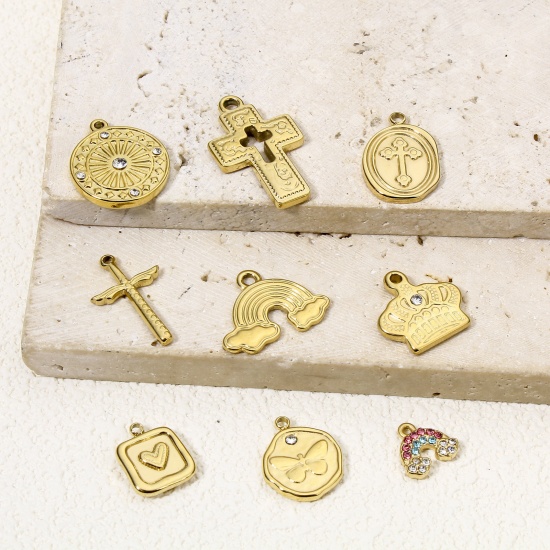 Immagine di Eco-friendly Vacuum Plating 304 Stainless Steel Religious Charms Gold Plated Cross Wing