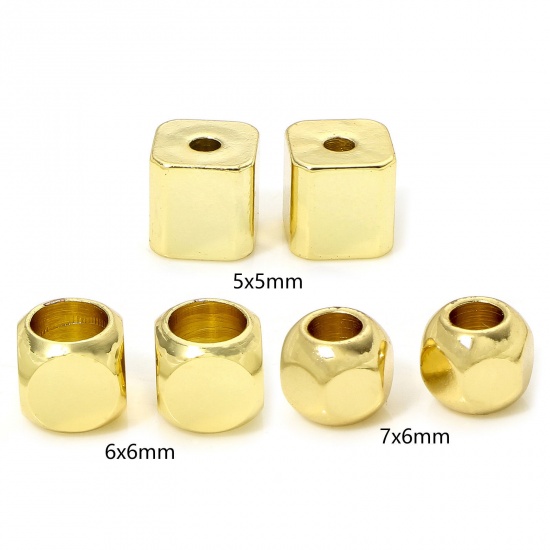 Immagine di Eco-friendly Brass Exquisite Beads For DIY Charm Jewelry Making 18K Real Gold Plated Cube