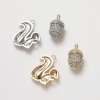 Image de 1 Pièce Breloques en Laiton Ecureuil Multicolore Pomme de pin Micro Pave à Zircone Cubique Clair