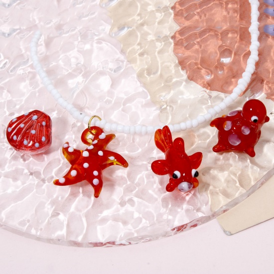 Immagine di 1 Pz Lampwork Vetro Lampwork Gioielli Oceanici Perline per la Creazione di Gioielli con Fai-da-te Pesce Rosso Rosso Conchiglia Disegno 3D