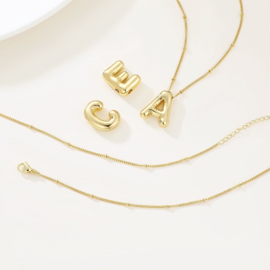 Imagen de Globo Mayúscula Letra Mensaje " A-Z " Collar con Colgante Al Por Mayor, 18K Oro Real Chapado Latón Cadenas de Curb, Mujeres PVD Ecológico Impermeable Antioxidante Hipoalergénico Exquisito Elegante Regalo Joyería Para Minorista, 45cm + 5cm longitud, 1 Unidad