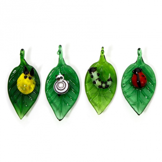 Image de 1 Pièce Pendentifs Insecte en Verre au Chalumeau Feuille Vert 3D 5cm x 2.4cm