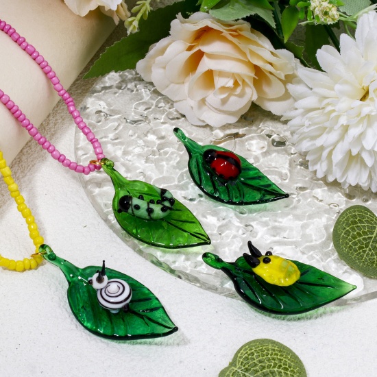 Picture of Lampwork Glass Insect Pendants Green Leaf 3D 5cm x 2.4cm