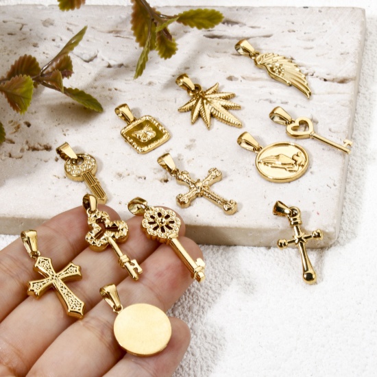 Picture of Vacuum Plating 304 Stainless Steel Retro Charm Pendant Gold Plated Key Cross