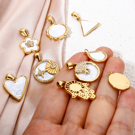 Picture of Eco-friendly Vacuum Plating 304 Stainless Steel & Natural Shell Charmes Gold Plated Sun Star