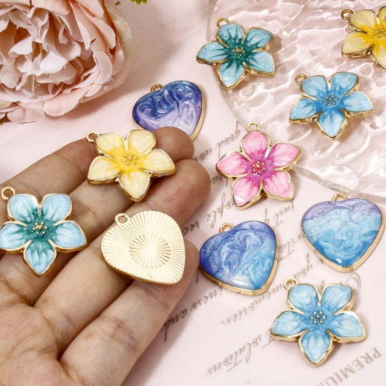 Picture of Zinc Based Alloy Charms Gold Plated Gradient Color Multicolor Pearlized Flower Heart Enamel