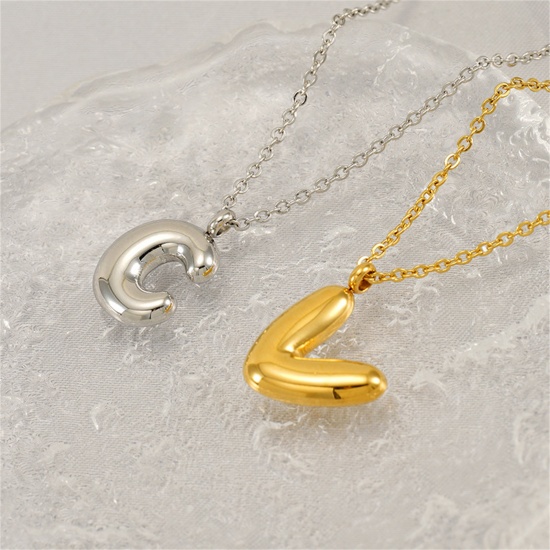 Image de 1 Pièce Collier à Pendentif Chaîne Maille Forçat en 304 Acier Inoxydable À la Mode Multicolore Alphabet Majuscule Lettre Initiale Unisexe 45cm long