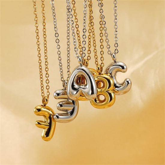 Image de 1 Pièce Collier à Pendentif Chaîne Maille Forçat en 304 Acier Inoxydable À la Mode Multicolore Alphabet Majuscule Lettre Initiale Unisexe 45cm long