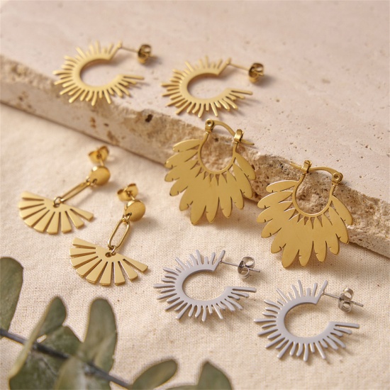 Picture of Stylish Real Gold Plated 304 Stainless Steel Sun Rays Ear Post Stud Earrings For Women