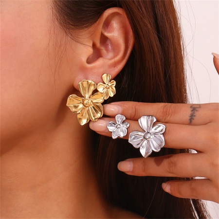 Eco-friendly Stylish Real Gold Plated 316L Stainless Steel Flower Ear Post Stud Earrings For Women