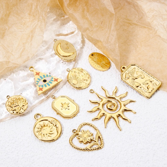 Picture of Eco-friendly Vacuum Plating 304 Stainless Steel Charms Gold Plated Sun Star