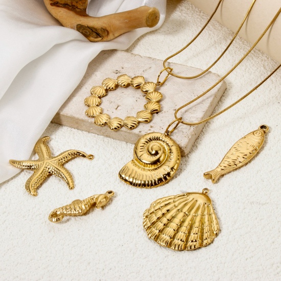 Image de 1 Pièce Pendentifs en 304 Acier Inoxydable Placage Sous Vide Écologique Bijoux d'Océan Cheval de Mer Plaqué Or Véritable 18K Coquilles 3D