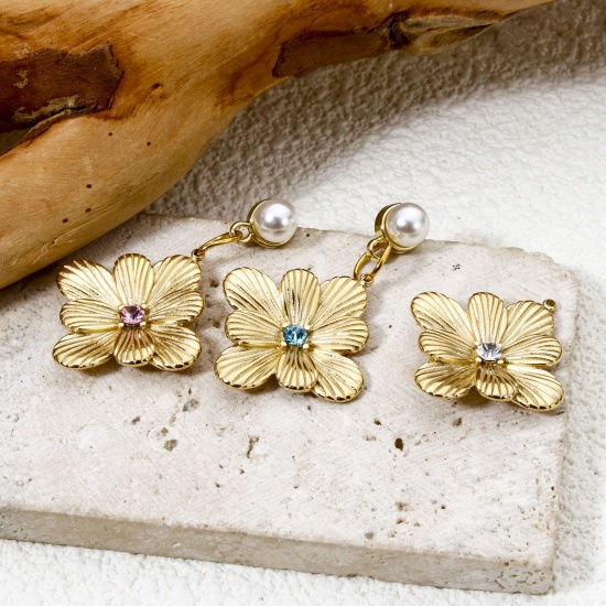 Imagen de 1 Unidad Recubrimiento al Vacío PVD Ecológico 304 Acero Inoxidable Colección Flora Colgantes Diamond 14K Oro Real Chapado Flor 3D Multicolor Rhinestone 26mm x 24mm